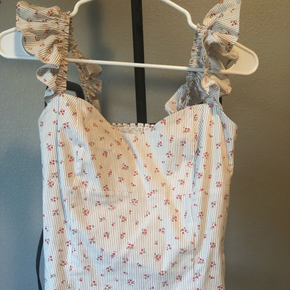 Fitted Floral Summer Tank